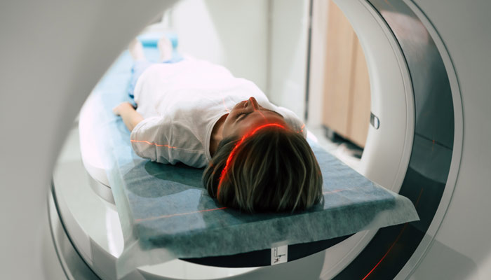 Врачи могут назначить компьютерную томографию или магнитно-резонансную томографию